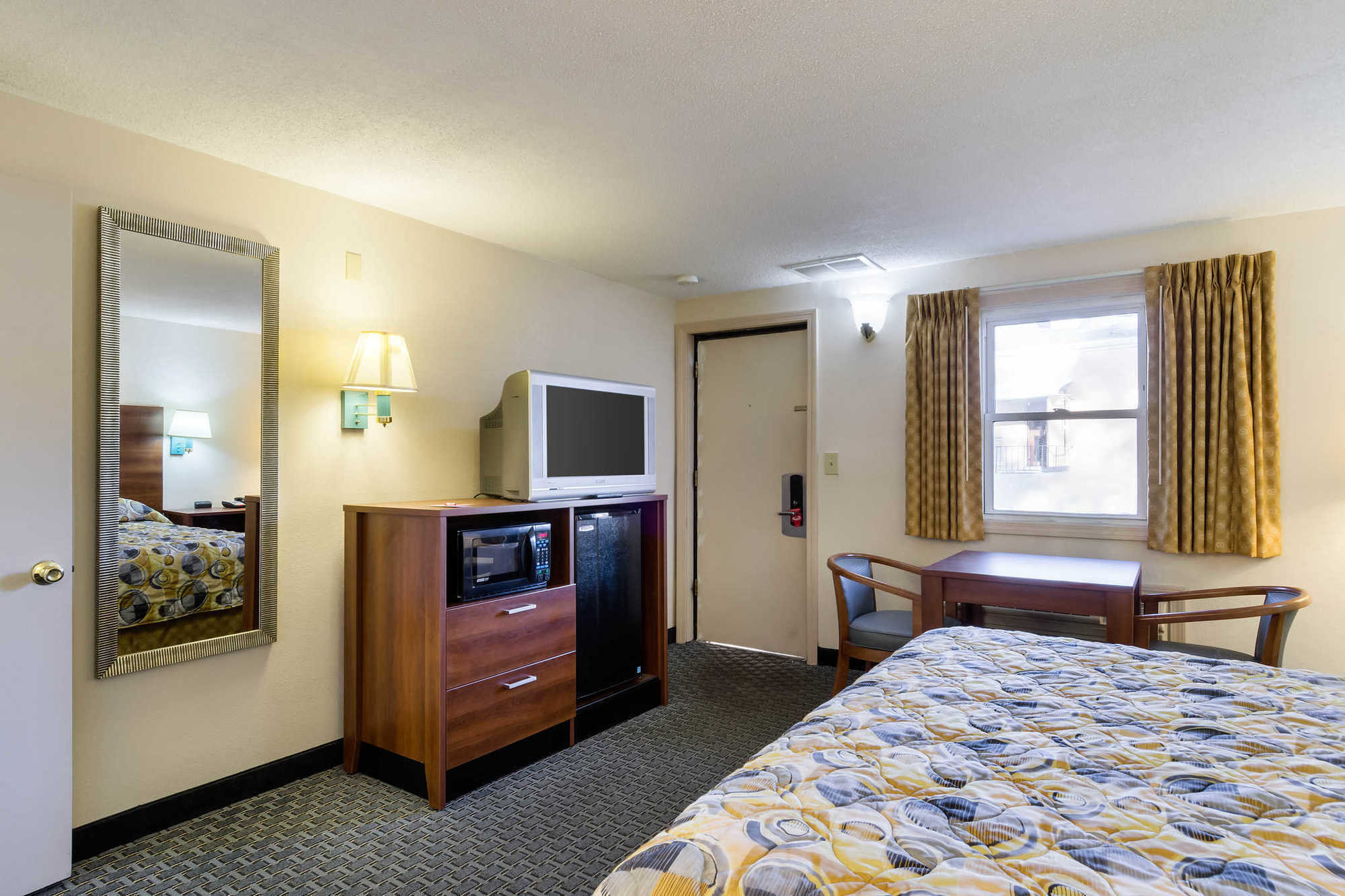 Econo Lodge מערב ספרינגפילד חדר תמונה
