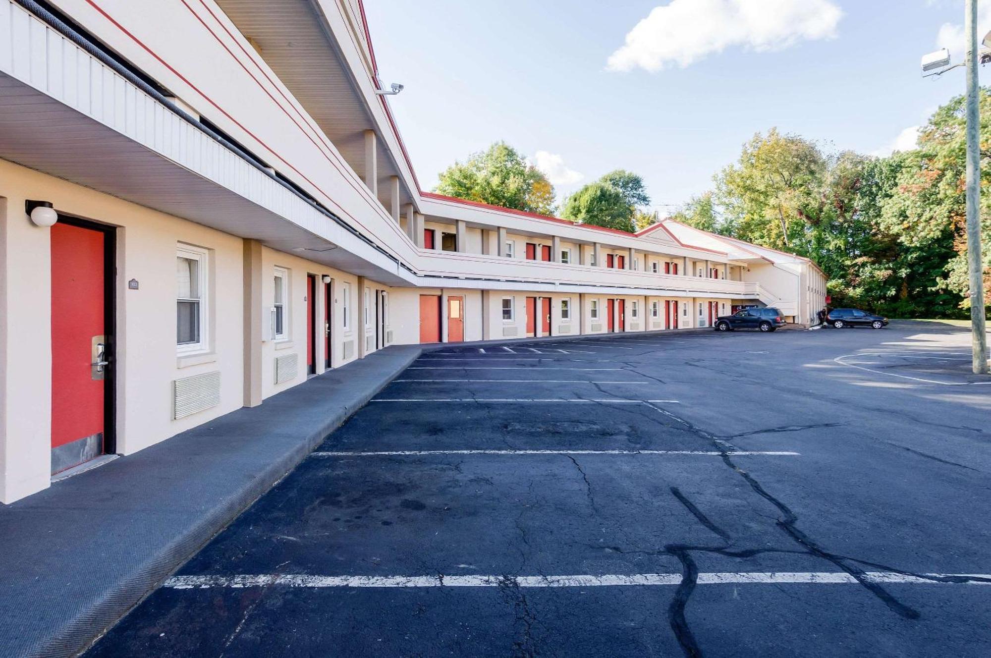 Econo Lodge מערב ספרינגפילד מראה חיצוני תמונה